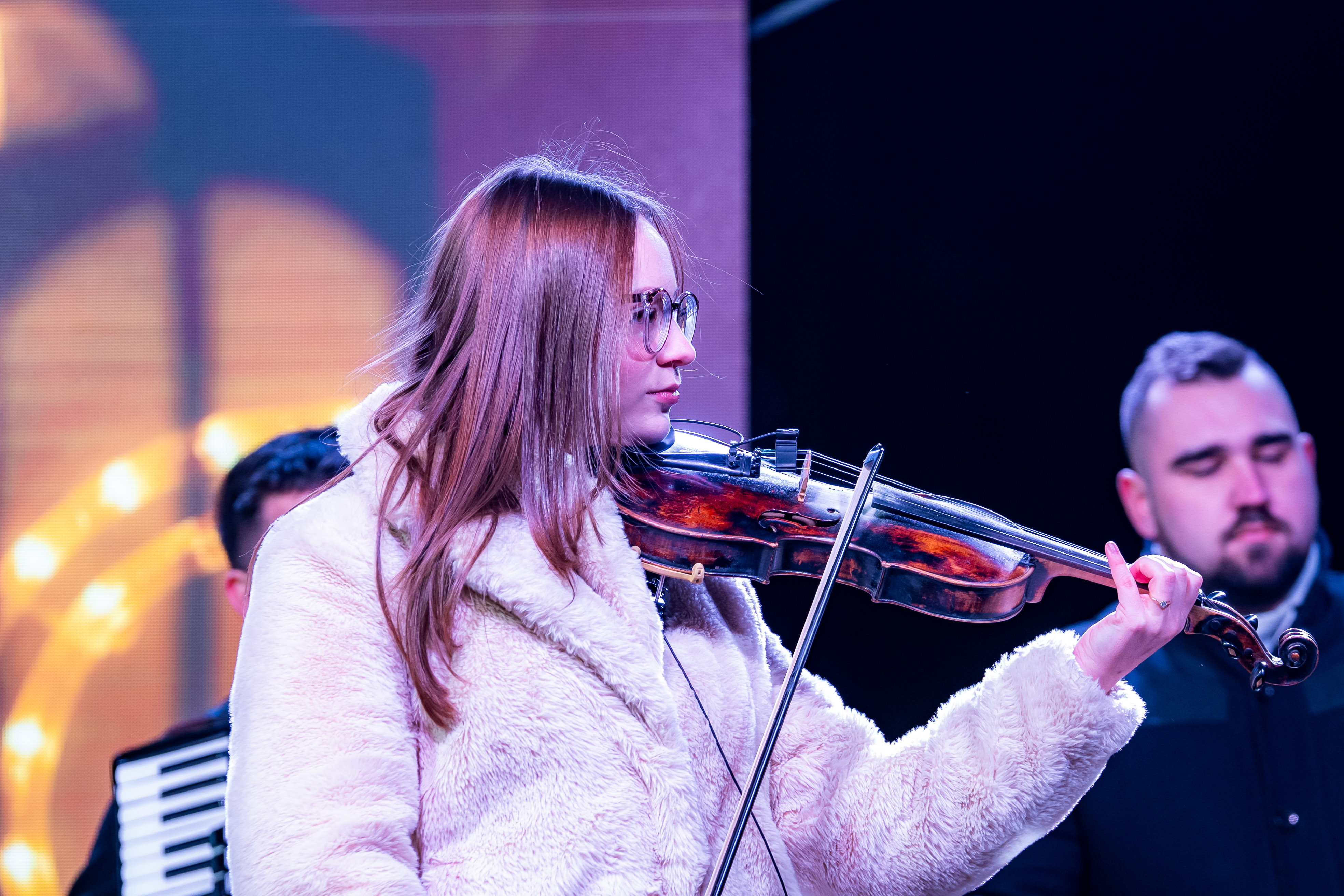 VIANOCNA TELEVIZNA REGINA-26